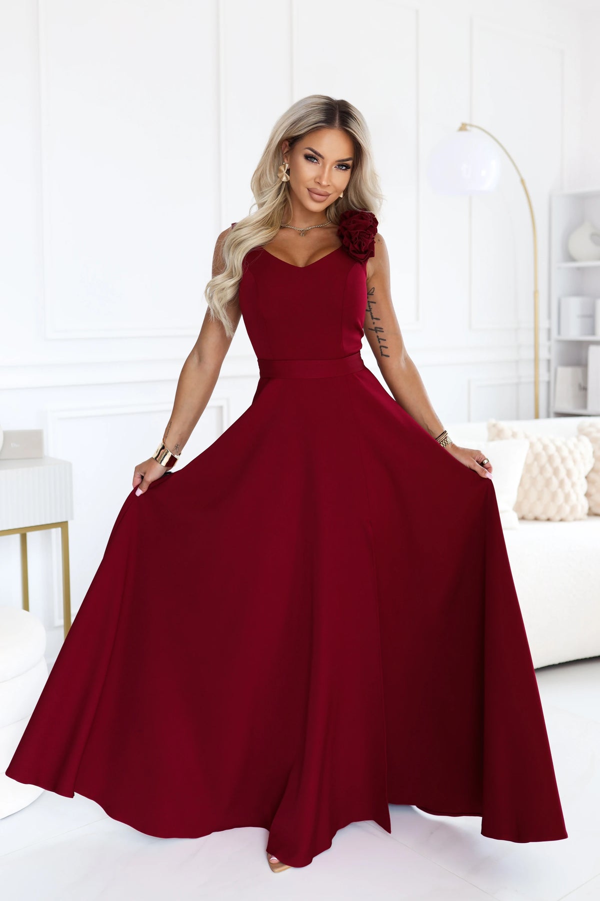 Elegant evening maxi dress with a slit and roses – Burgundy