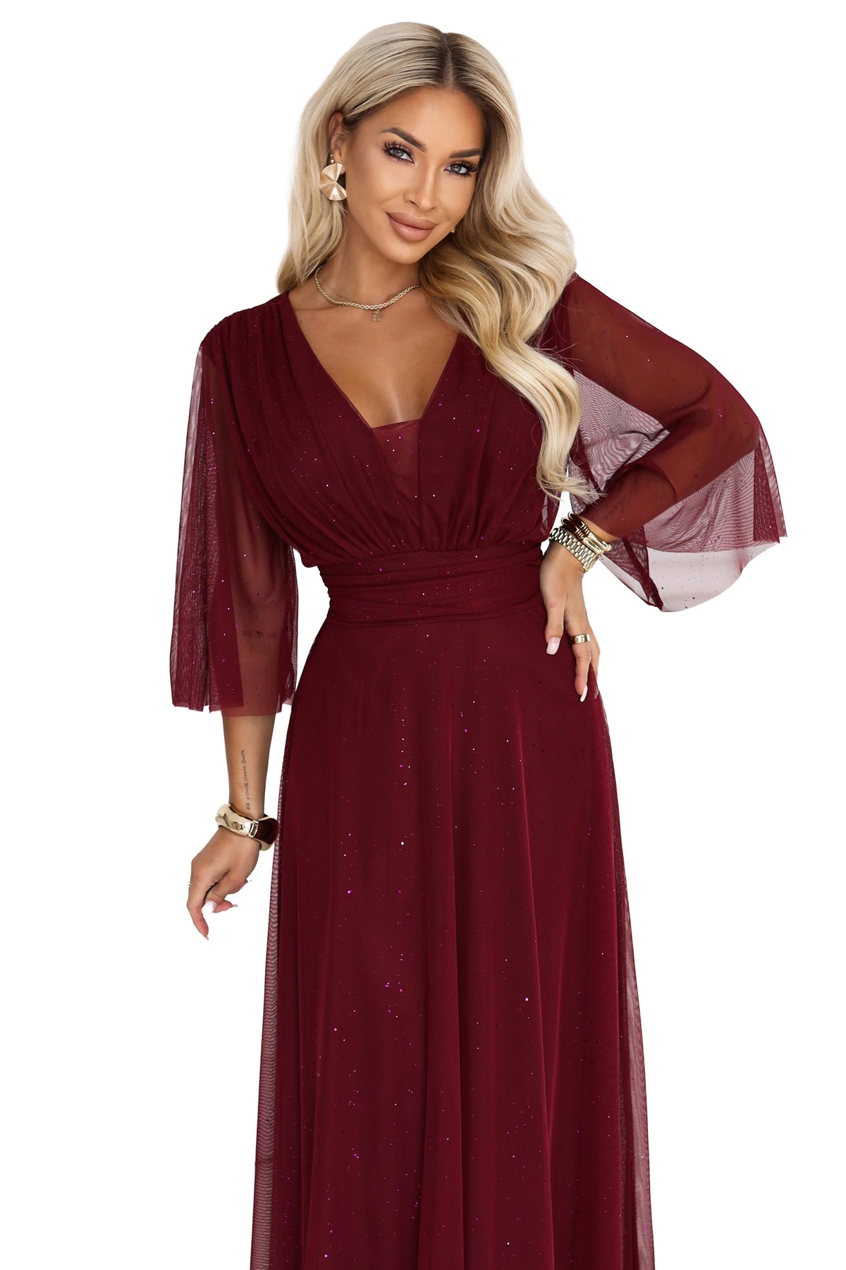 Long shimmering plus size dress with neckline and sheer sleeve – Burgundy