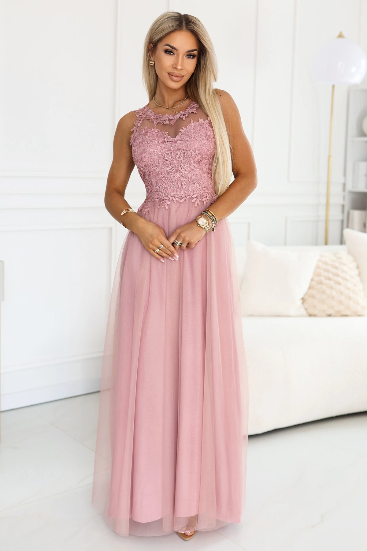Romantic maxi wedding dress with embroidered lace and tulle – Powder Pink
