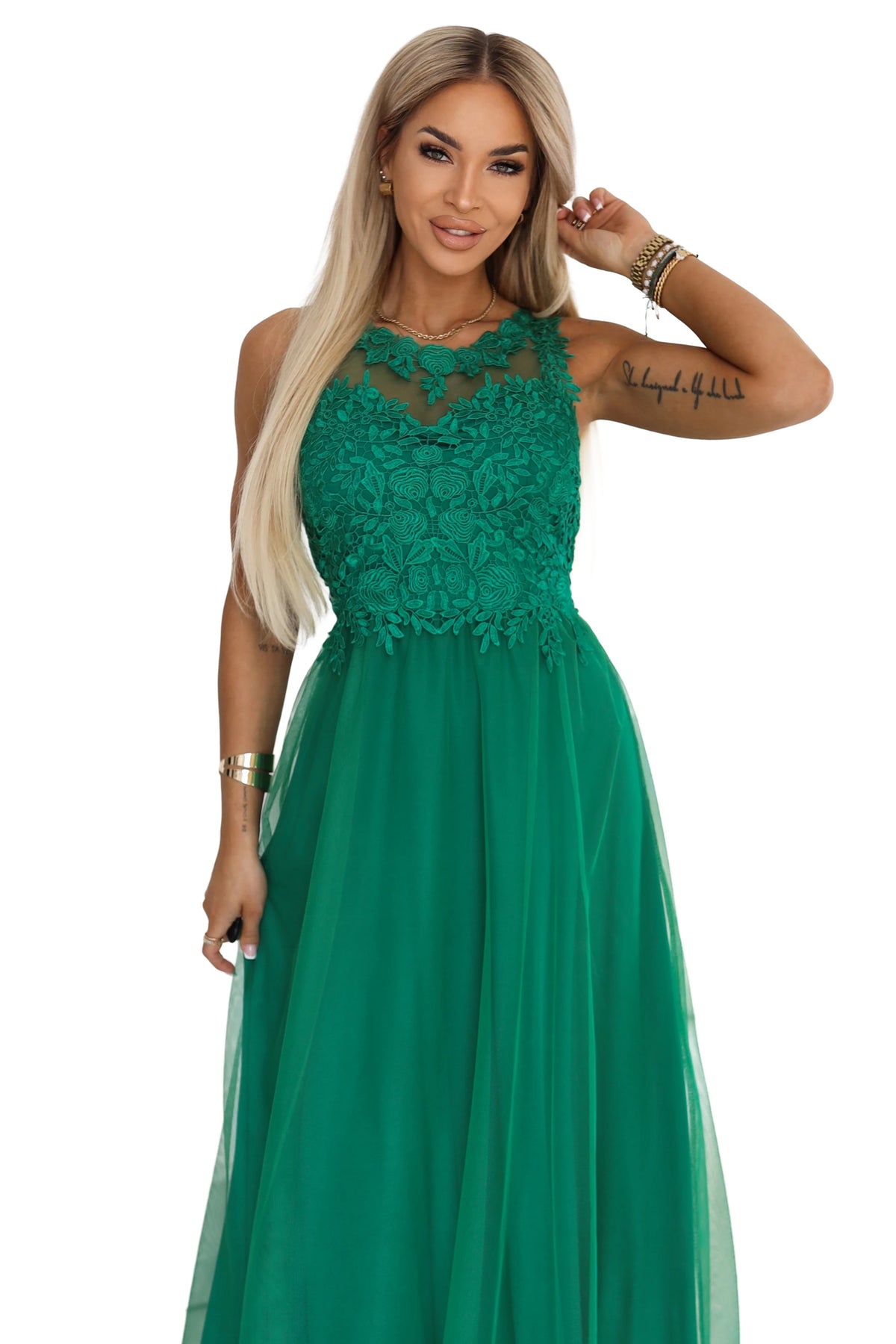 Romantic maxi wedding dress with embroidered lace and tulle – Green