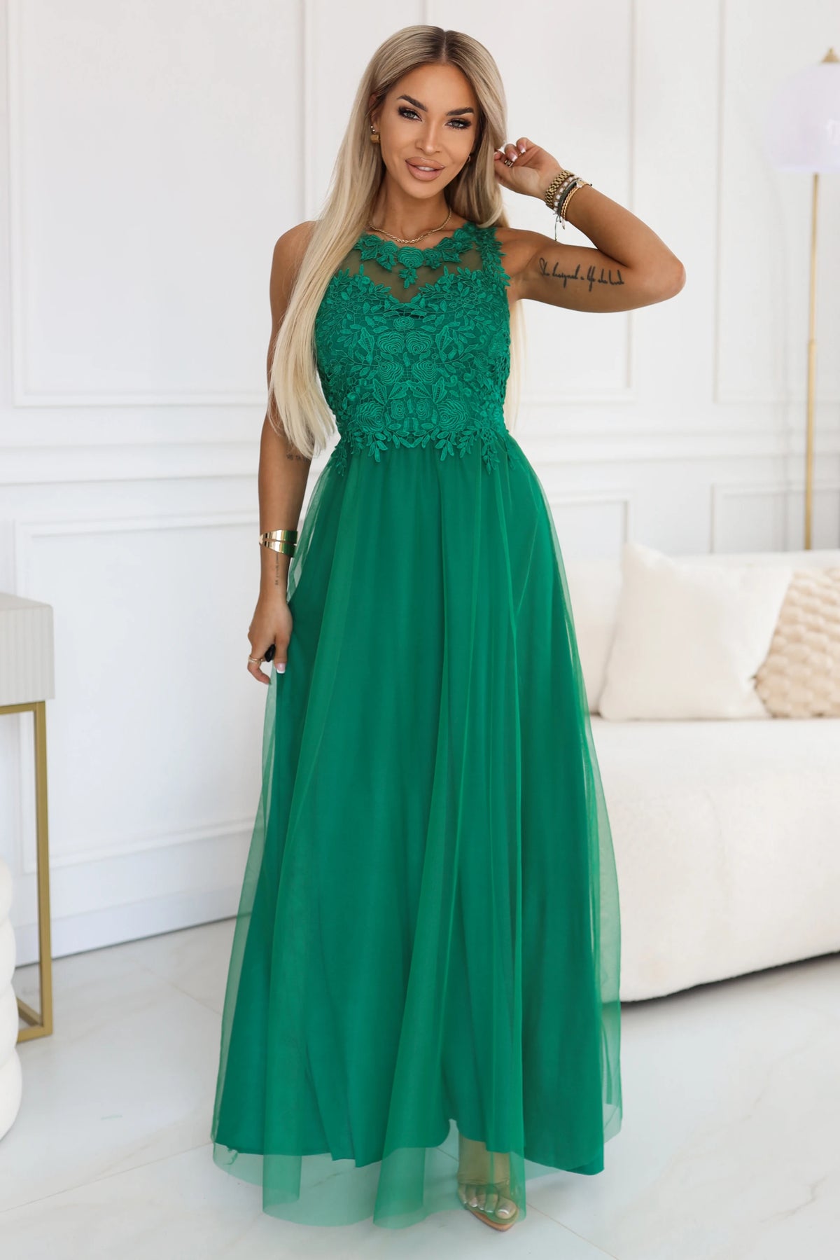 Romantic maxi wedding dress with embroidered lace and tulle – Green