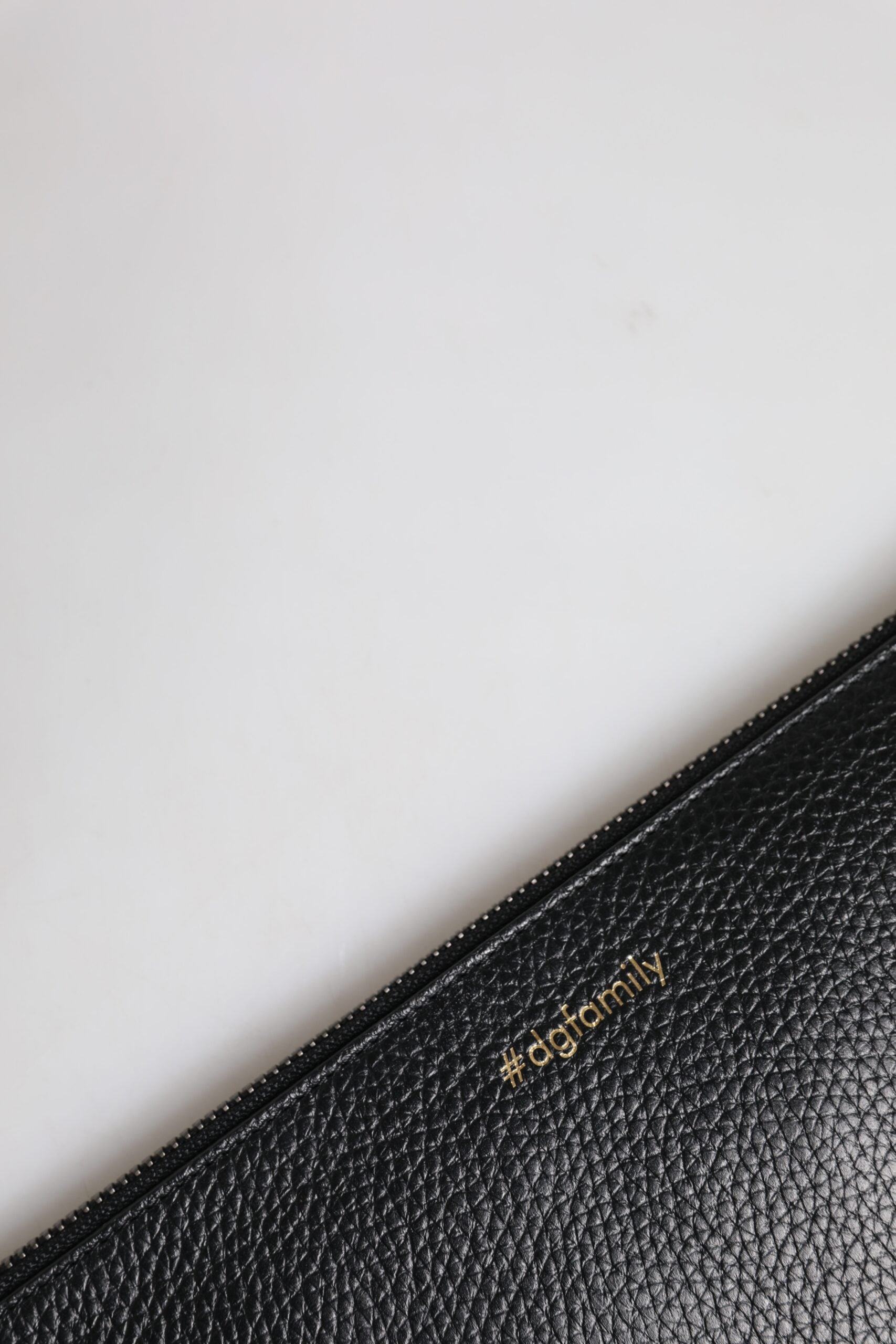 Černá kožená pánská taška na zip #DGFAMILY s ozdobným pouzdrem