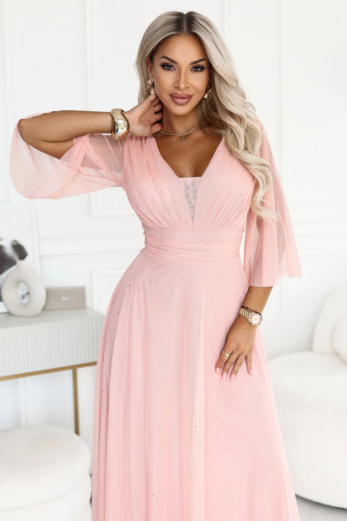 SOLENNE Long shimmering dress with neckline and sleeve – Peach