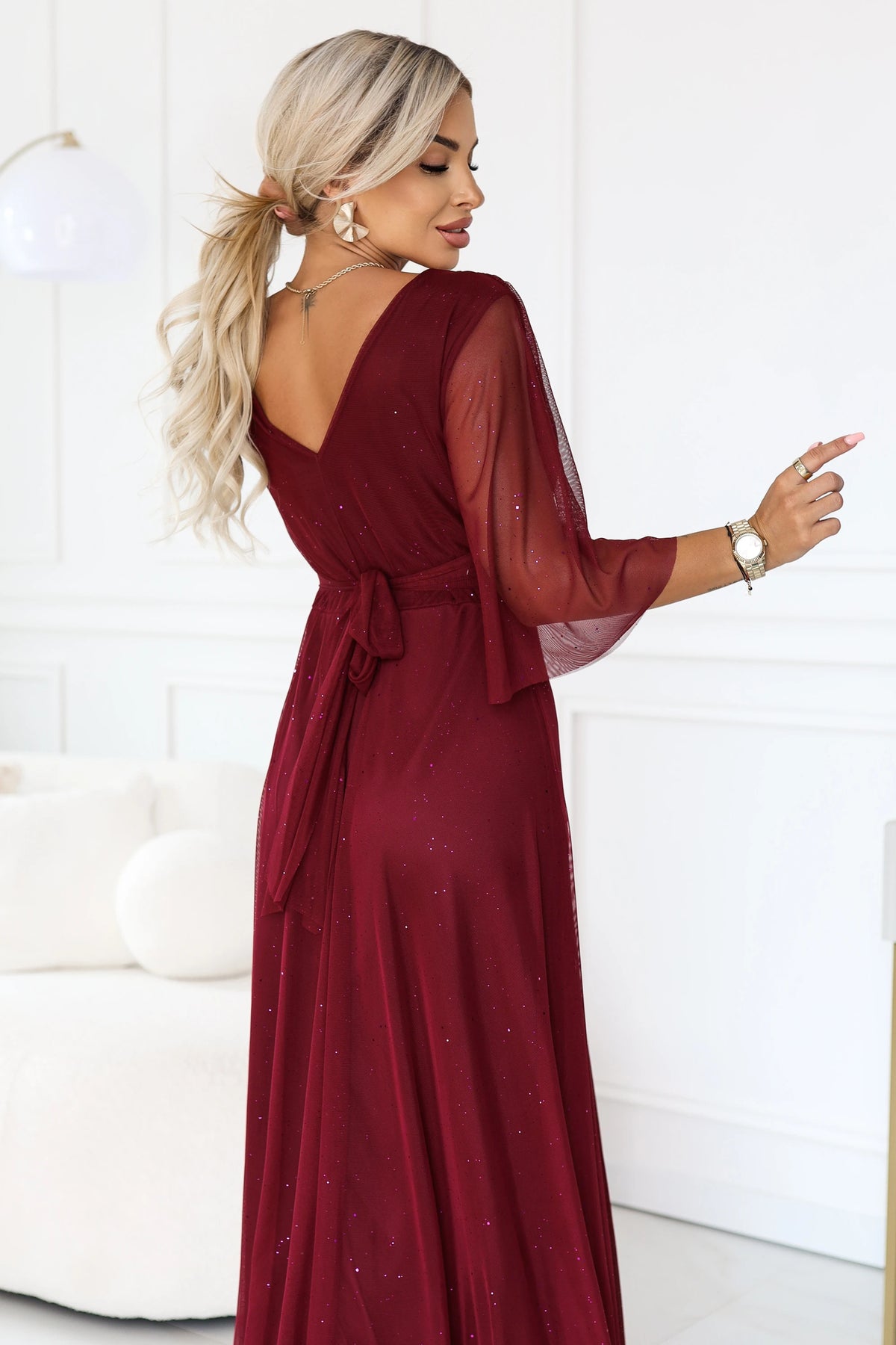 SOLENNE Long shimmering dress with neckline and sleeve – Dark Burgundy
