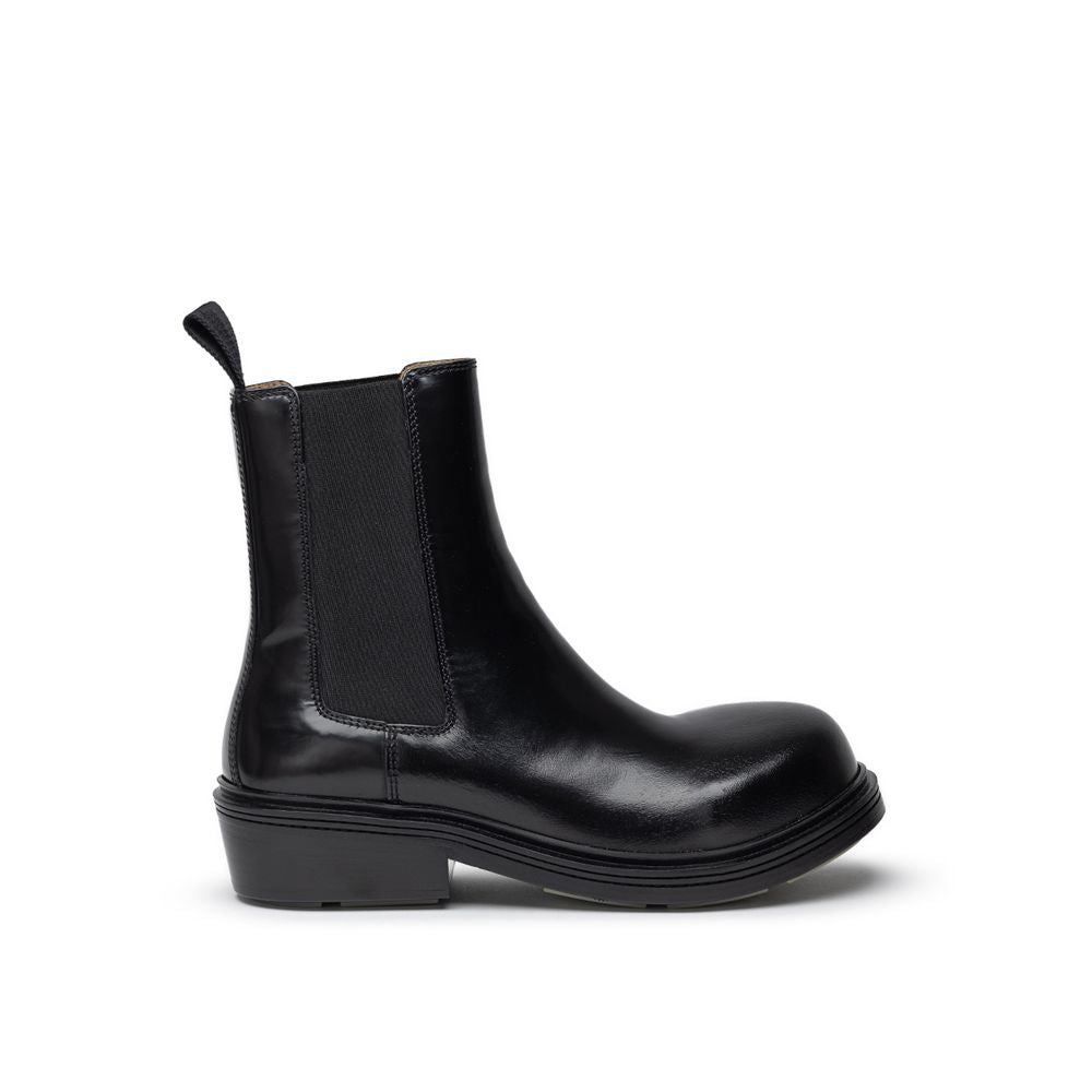 Černá kožená bota