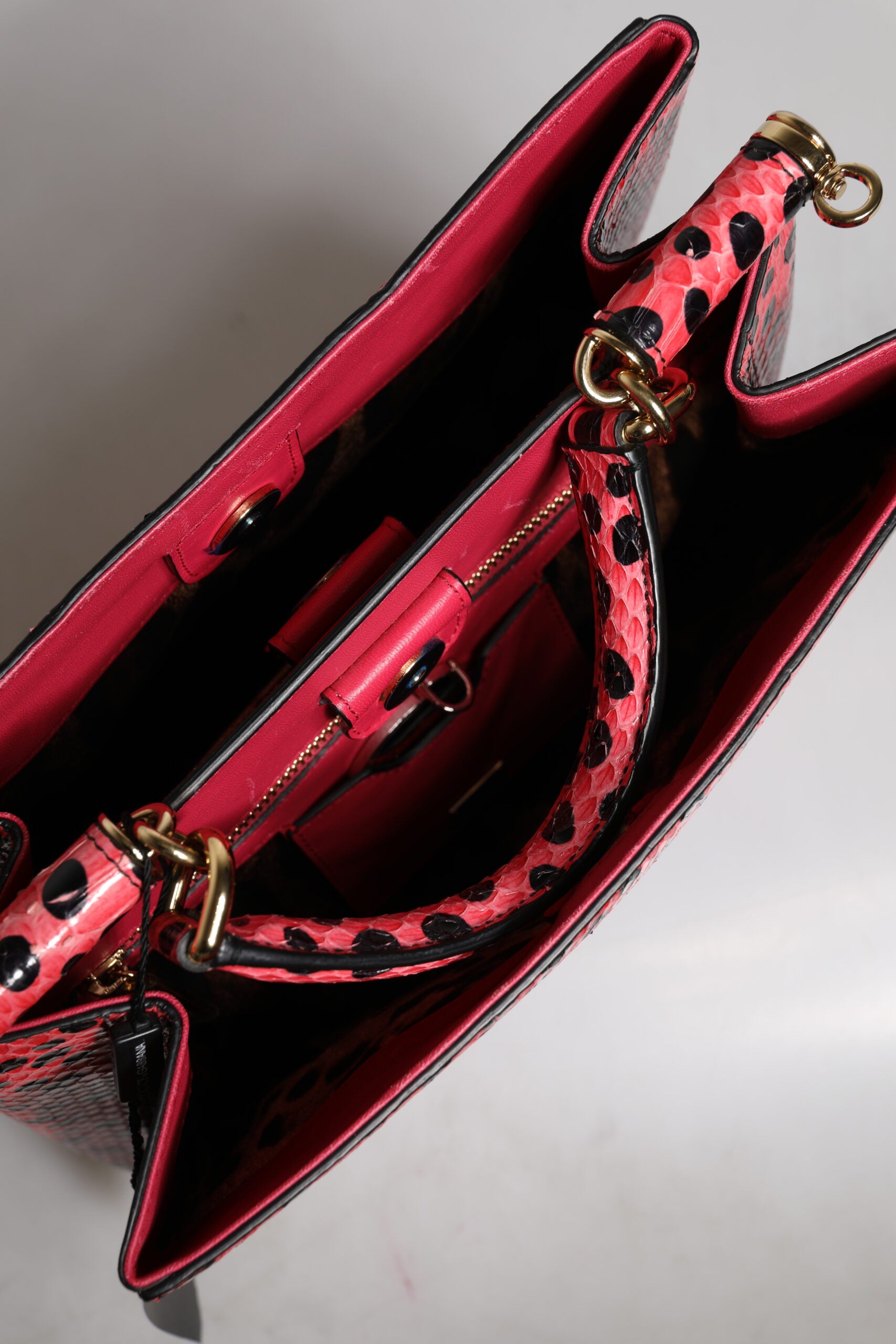 Růžová exotická kožená crossbody kabelka s horním uchem