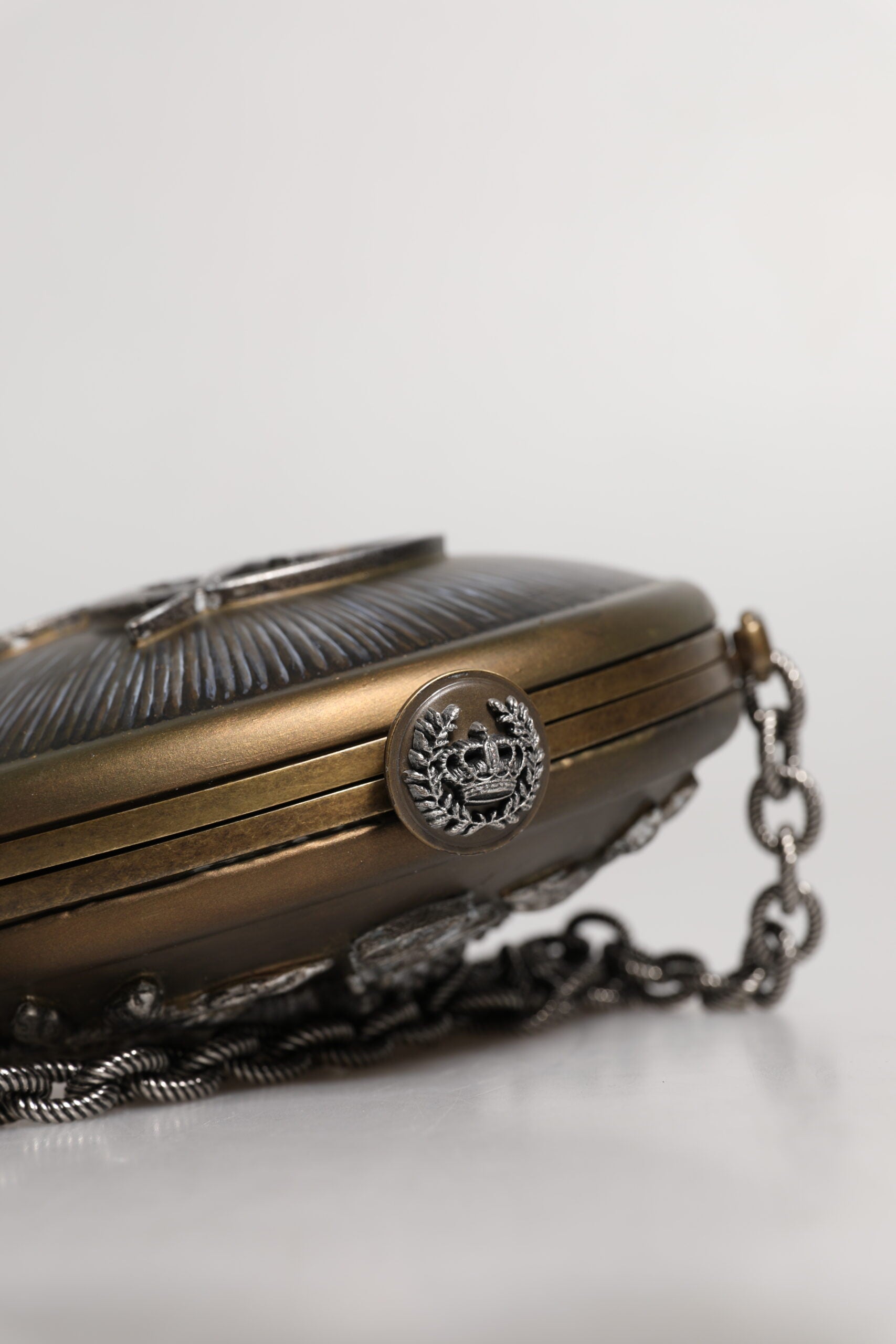 Zlatá mosazná kovová kabelka DG Crown Clutch Crossbody