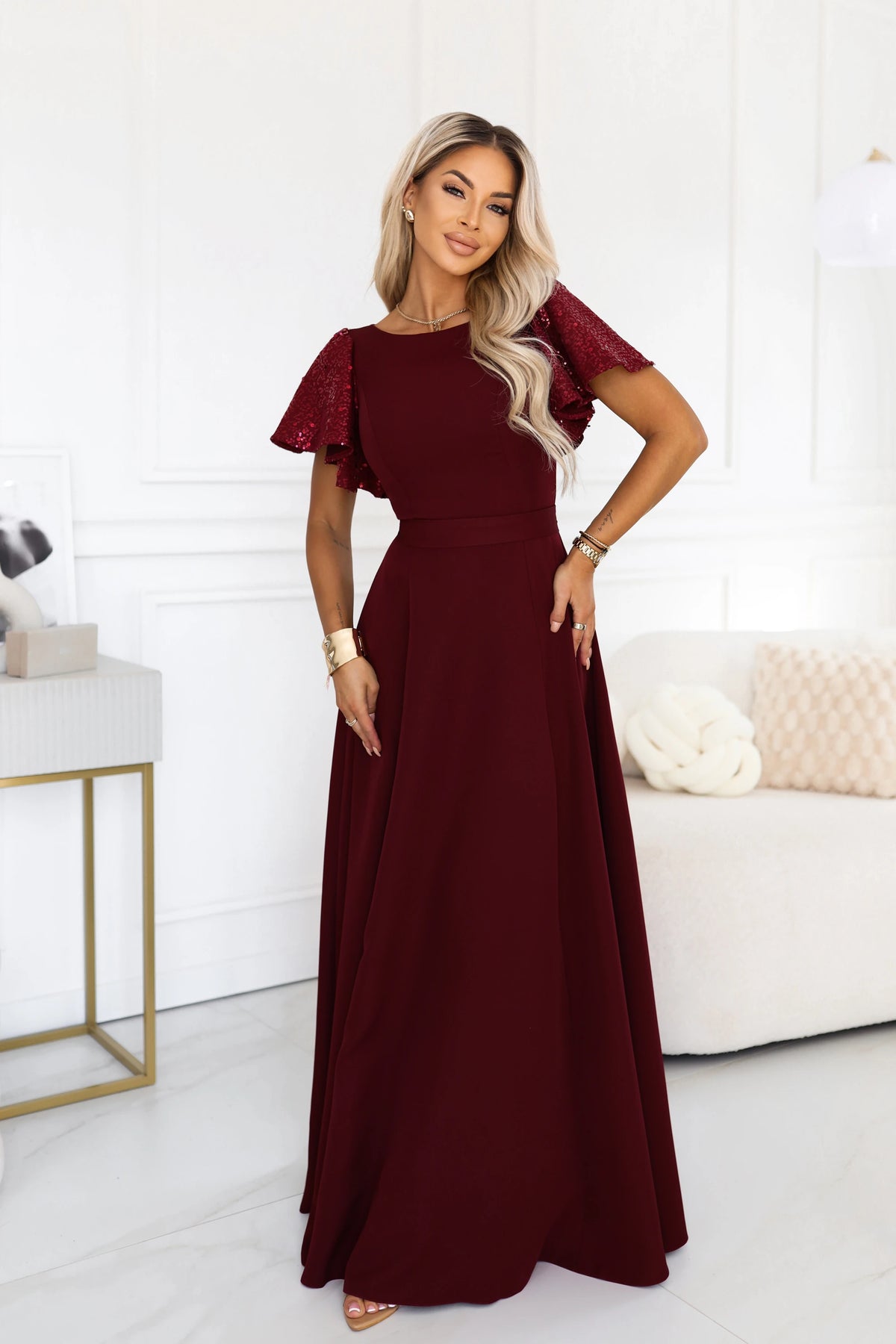 MIRELLA Elegant flared maxi dress with sequin sleeves – Burgundy