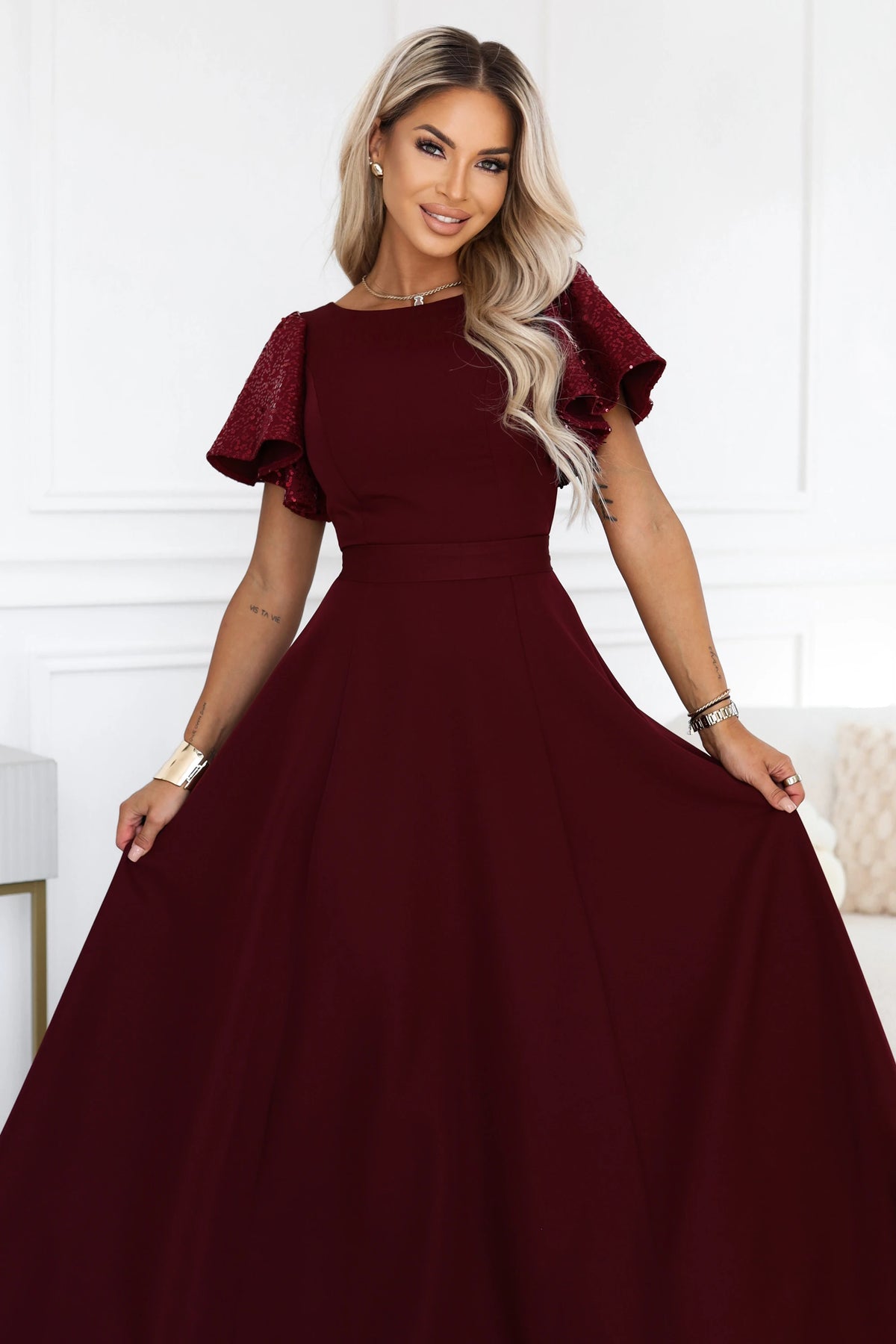 MIRELLA Elegant flared maxi dress with sequin sleeves – Burgundy