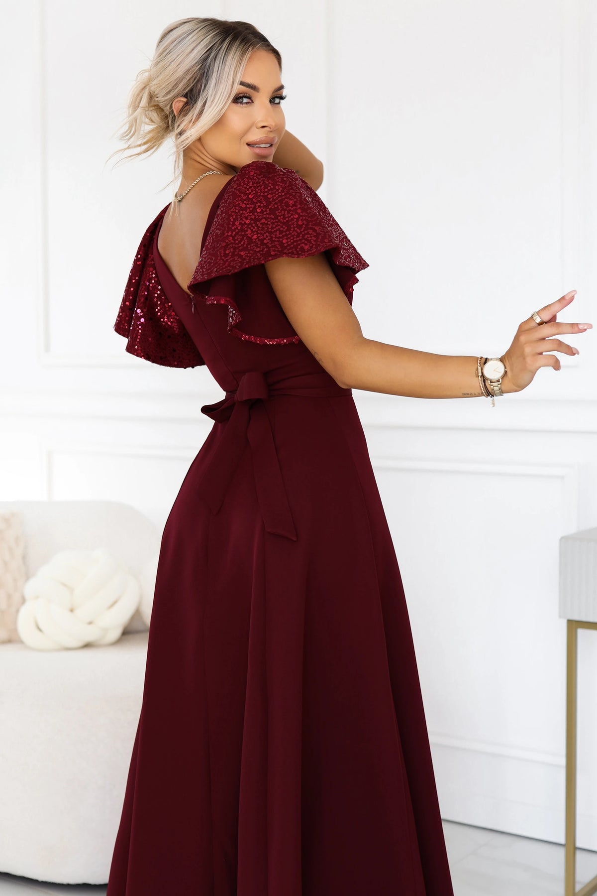 MIRELLA Elegant flared maxi dress with sequin sleeves – Burgundy