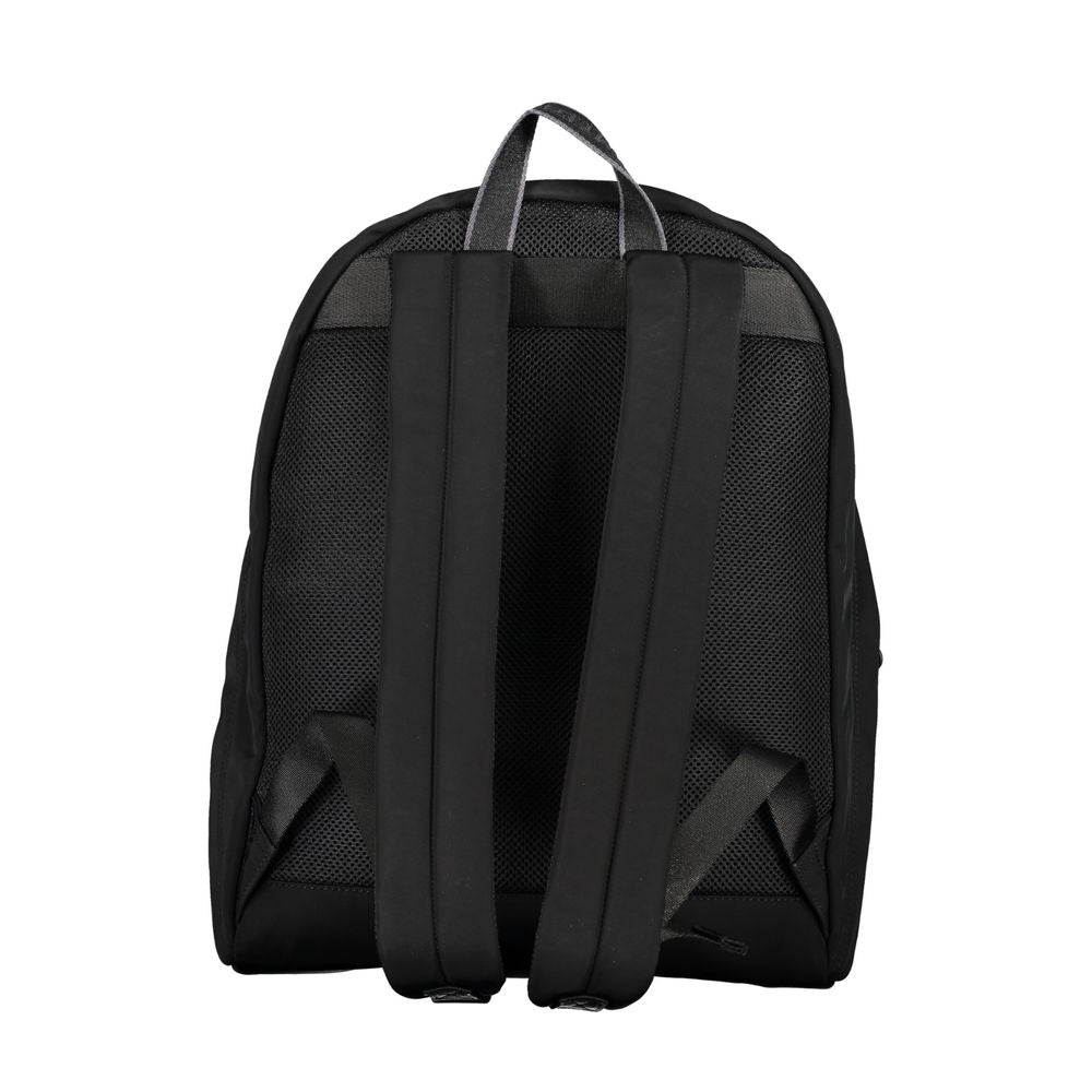 Elegantní městský černý batoh s přihrádkou na notebook