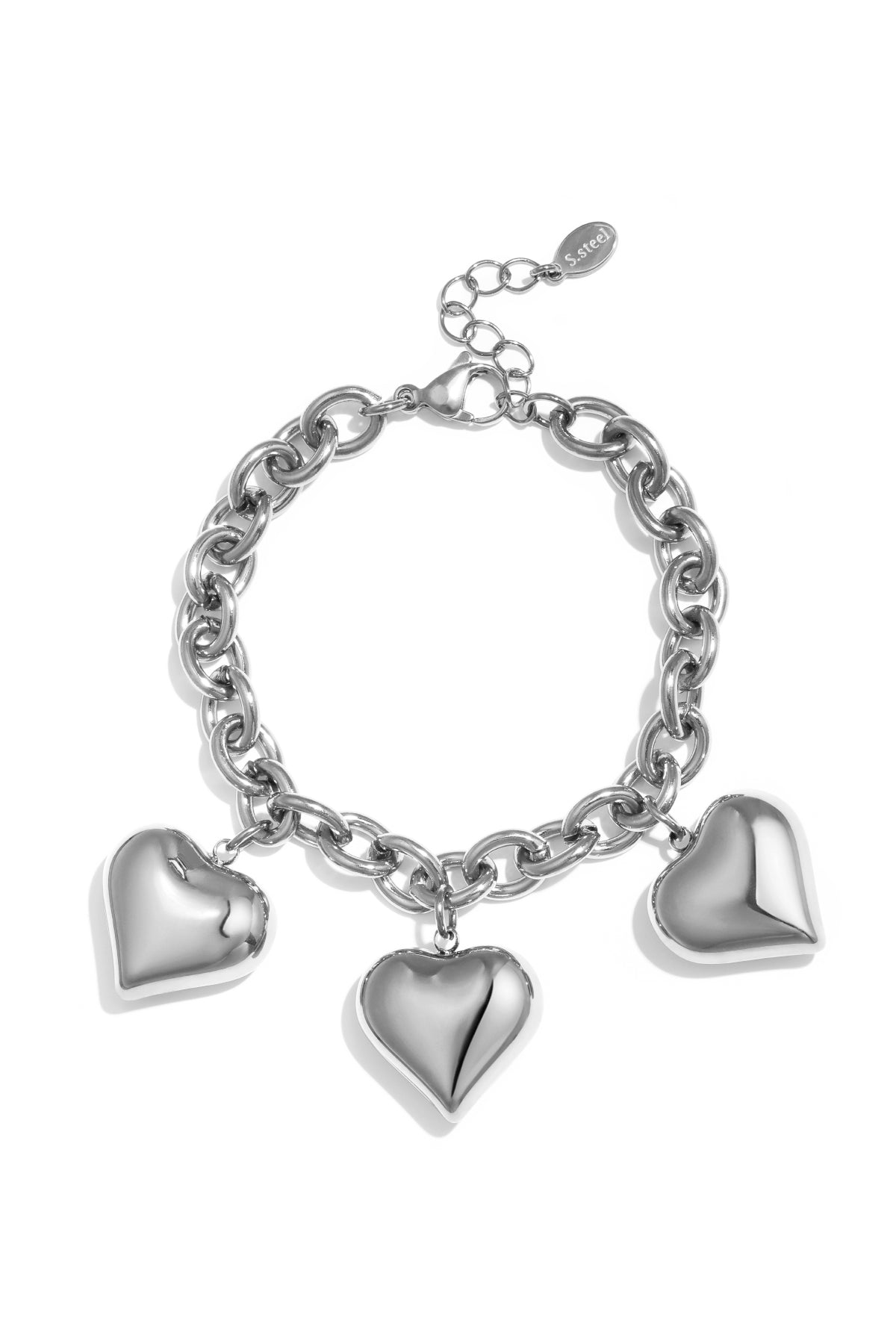 Chunky link bracelet with large hearts