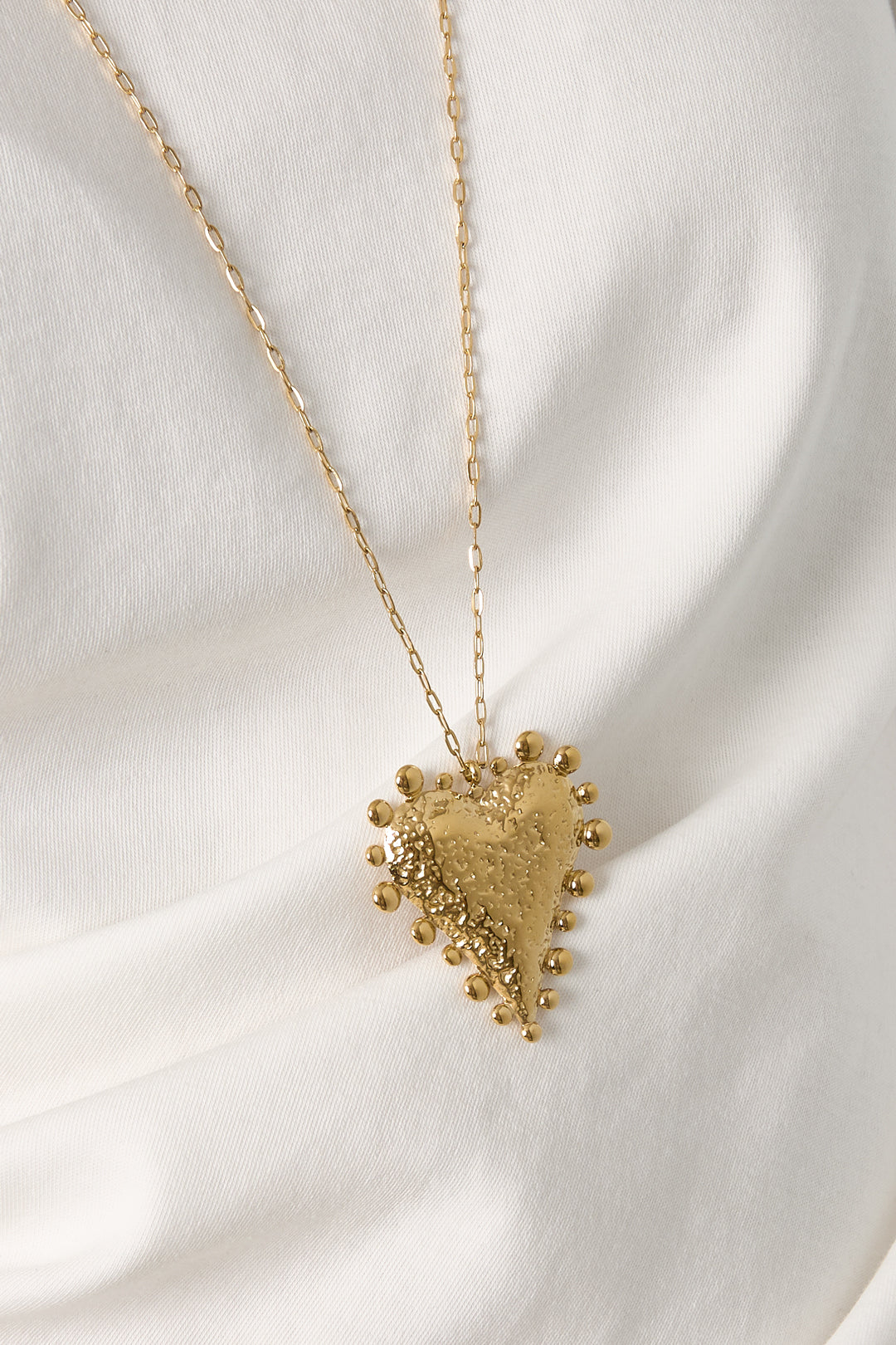 Statement heart necklace