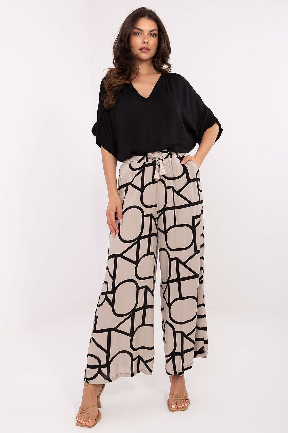  Women trousers model 215117 Sublevel 